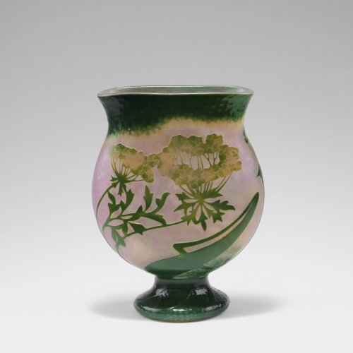 'Grande berce des prés' martelé vase, c1898