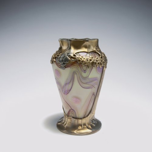 Vase mit vergoldeter Zinnmontierung, 1903