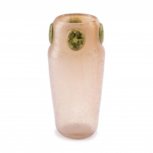'Rosenquarz'-Vase mit Applikationen, 1909-10