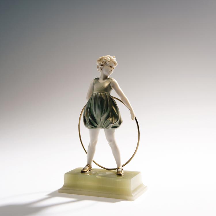 Hauptbild zu Objekt, 'Hoop Girl', c. 1930 , 144B 353