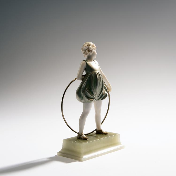 Bild 2 zu Objekt, 'Hoop Girl', c. 1930 , 144B 353