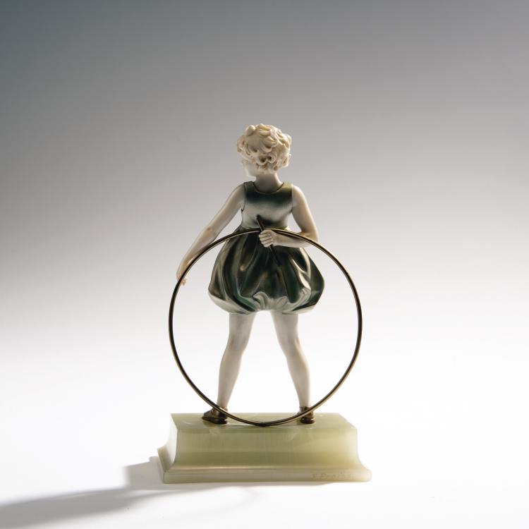 Bild 3 zu Objekt, 'Hoop Girl', c. 1930 , 144B 353