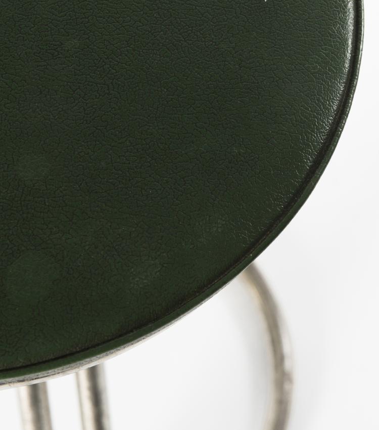 Bild 3 zu Objekt, Two 'Z' bar stools, c1920/30s, USA, 143B 287