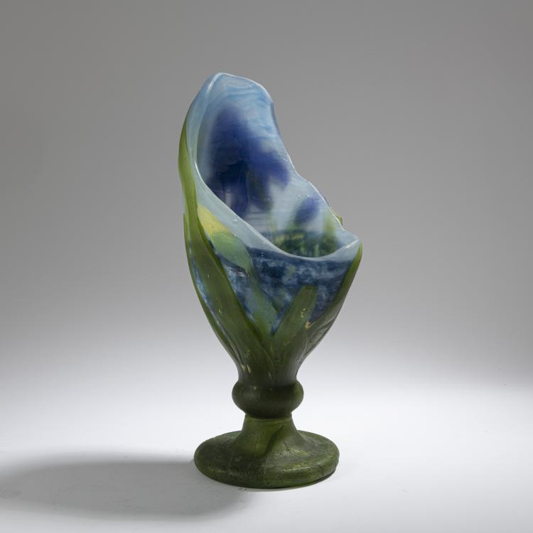 Bild 1 zu Objekt, 'Iris' vase, 1906-12, Henri Berg&eacute;,Nancy Daum Fr&egrave;res, Daum Fr&egrave;res, Nancy, 162B 94