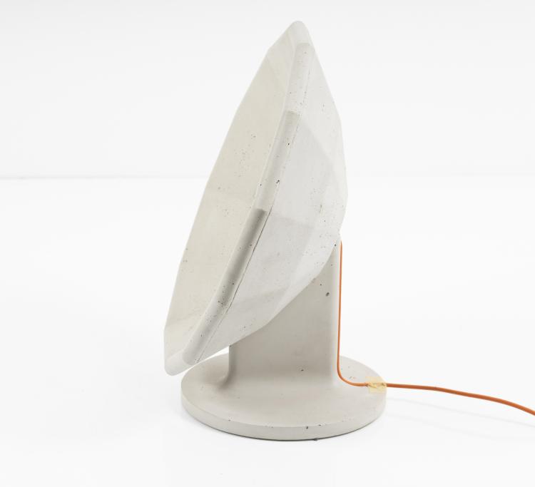 Bild 1 zu Objekt, 'Point de Suspension', 2011, Concrete by LCDA,, Angers, 145B 476