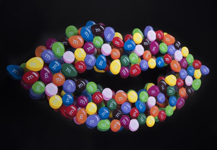 Bild 1 zu Objekt, 'Melts in Your Mouth', 2015, 145C 543