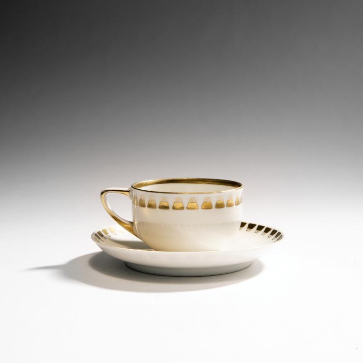 Hauptbild zu Objekt, Tea cup and saucer, c. 1906, Henry van de Velde, Beyer & Bock, Rudolstadt-Volkstedt, 160A 24