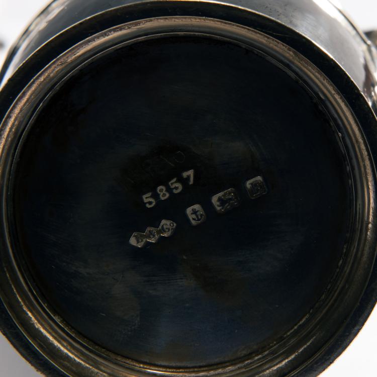 Bild 2 zu Objekt, '5857' mocha set, 1930, Liberty & Co., London; Haseler, W.H., Birmingham, 144B 479