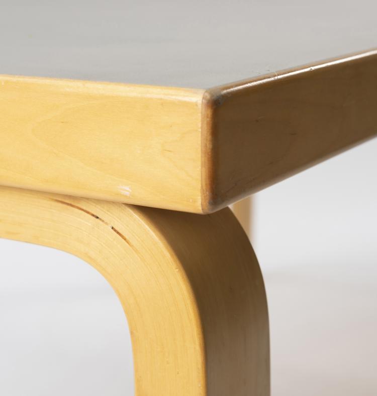 Bild 2 zu Objekt, 'L-leg' table, c. 1933, Artek, Helsinki, 145B 211
