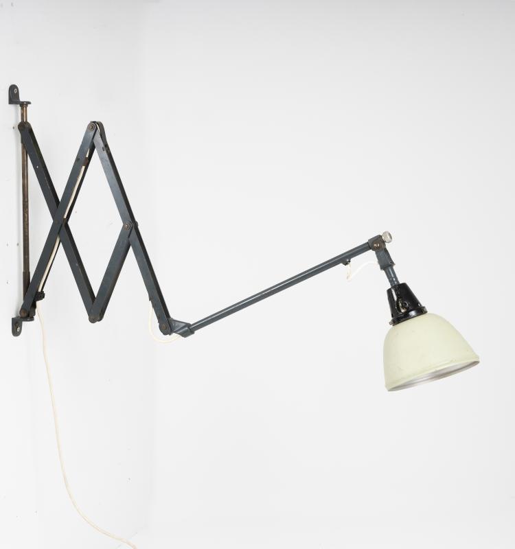 Bild 4 zu Objekt, 'Midgard' scissor light, 1926, Industriewerke Auma; R&ouml;nneberger & Fischer; Midgard, 146C 405