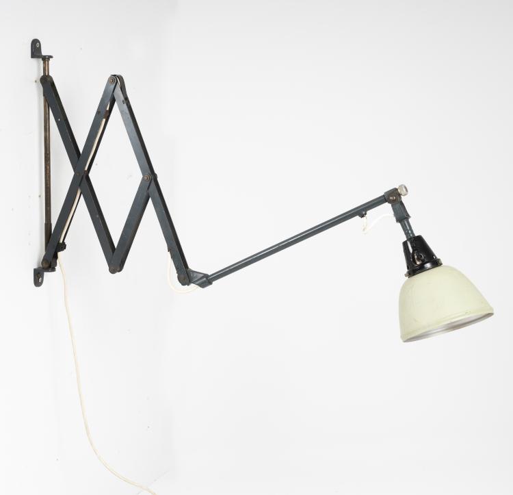 Bild 5 zu Objekt, 'Midgard' scissor light, 1926, Industriewerke Auma; R&ouml;nneberger & Fischer; Midgard, 146C 405