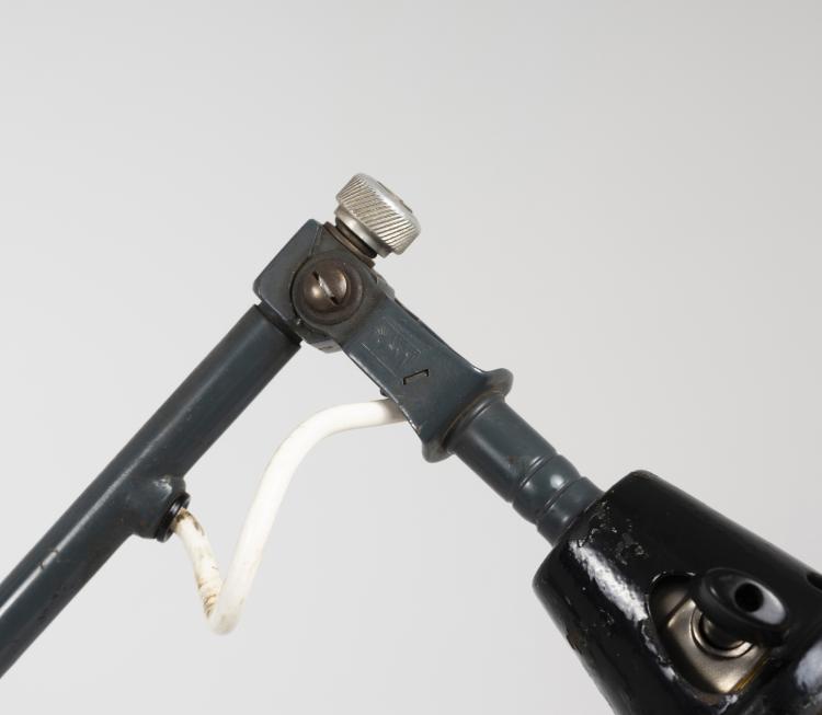 Bild 8 zu Objekt, 'Midgard' scissor light, 1926, Industriewerke Auma; R&ouml;nneberger & Fischer; Midgard, 146C 405