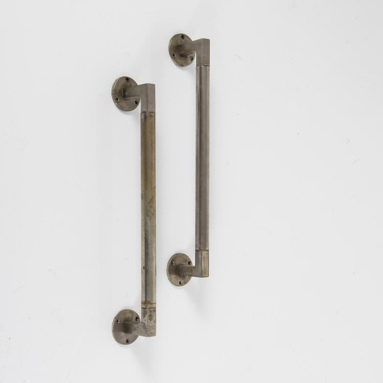 Hauptbild zu Objekt, Swingdoor handles, c. 1923, Engstfeld, Wilhelm, Heiligenhaus, f&uuml;r Loevy, S. A., Berlin (zugeschrieben), 146C 486
