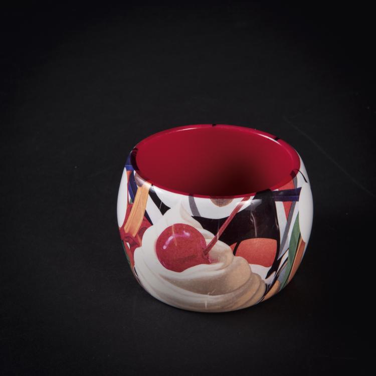 Hauptbild zu Objekt, 'Loopy Rabbit Ice Cream Bangle' f&uuml;r Lisa Perry, 2012, 145C 541