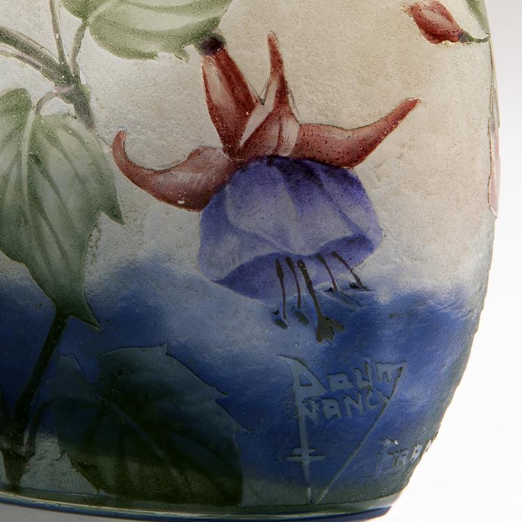 Bild 2 zu Objekt, 'Fuchsias' vase, 1905-10, Daum Fr&egrave;res, Nancy, 144B 99
