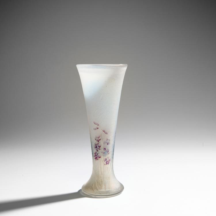 Bild 1 zu Objekt, 'Enfants sous la Pluie, Jacinthes' vase, 1898, Daum Fr&egrave;res, Nancy, 144B 76