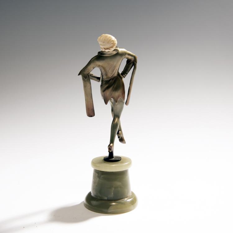 Bild 3 zu Objekt, Female dancer, c. 1930, 144B 329