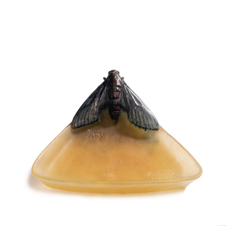 Hauptbild zu Objekt, Vide-poche 'Papillon de nuit', um 1920, Walter, Amalric, Nancy, 144B 229