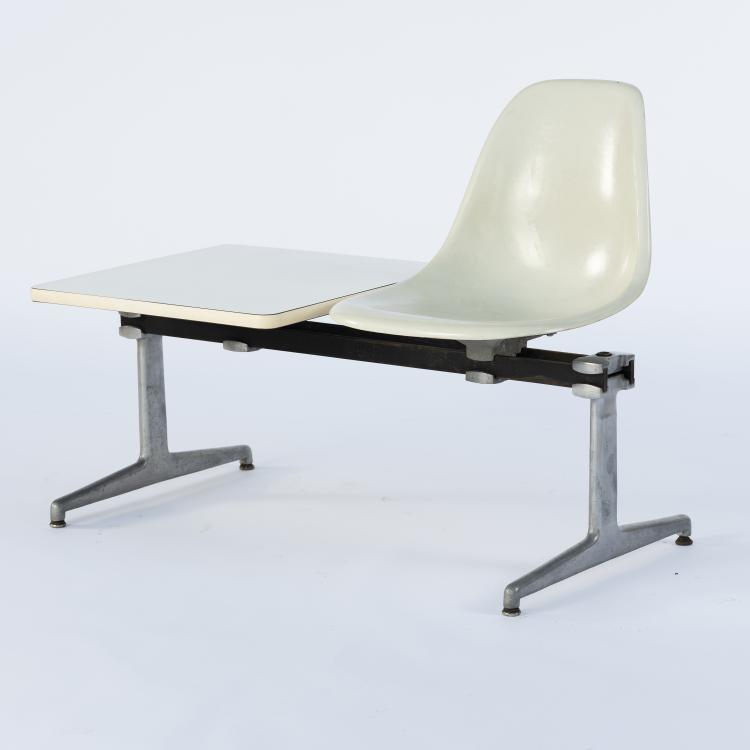 Bild 1 zu Objekt, 'Tandem Shell' bench with tray, 1963, ICF, Cadsana; Miller, Herman, Zeeland, 145B 304