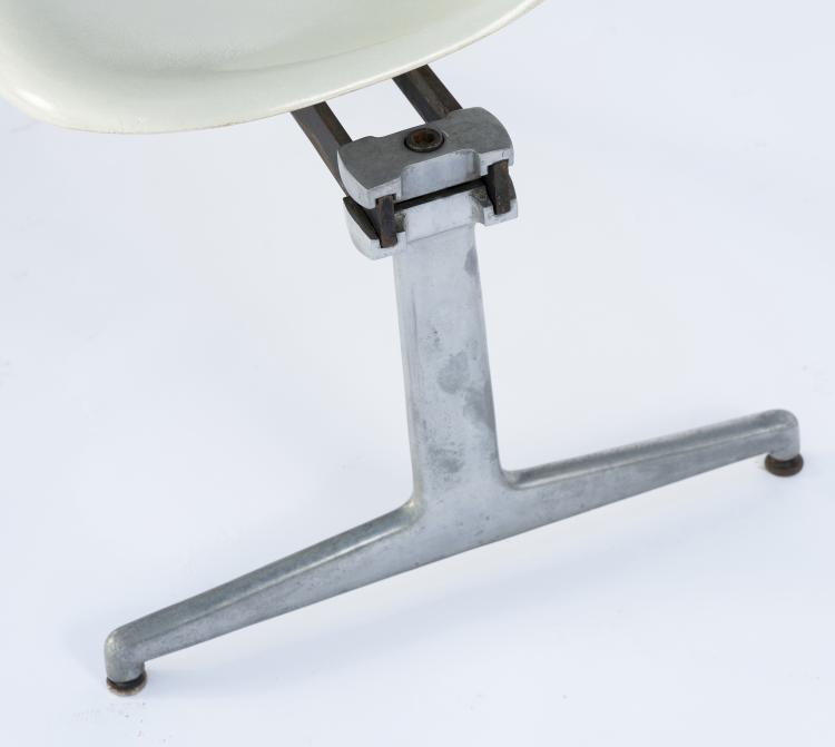 Bild 2 zu Objekt, 'Tandem Shell' bench with tray, 1963, ICF, Cadsana; Miller, Herman, Zeeland, 145B 304