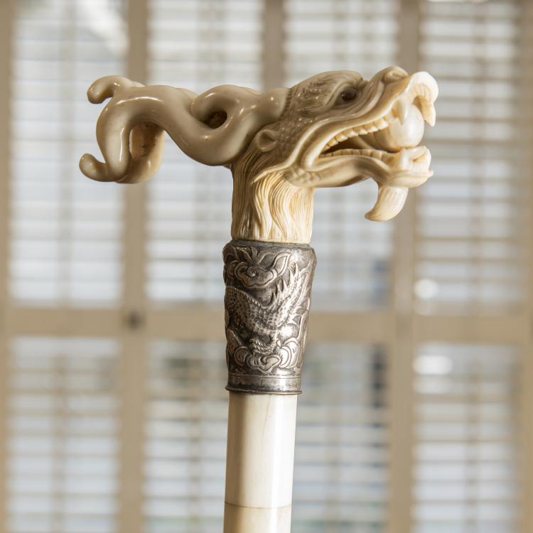 Hauptbild zu Objekt, Walking stick with dragon's head, 18th century, China, 144C 36