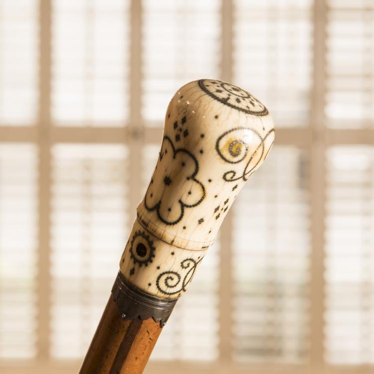 Hauptbild zu Objekt, Walking stick with ivory piqu&eacute; knob, late 17th century, 144C 45