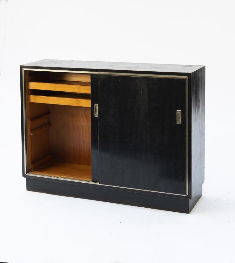Bild 1 zu Objekt, Cupboard, c. 1926, Marcel Breuer, Thonet, Frankenberg oder Desta, Berlin, 145A 22