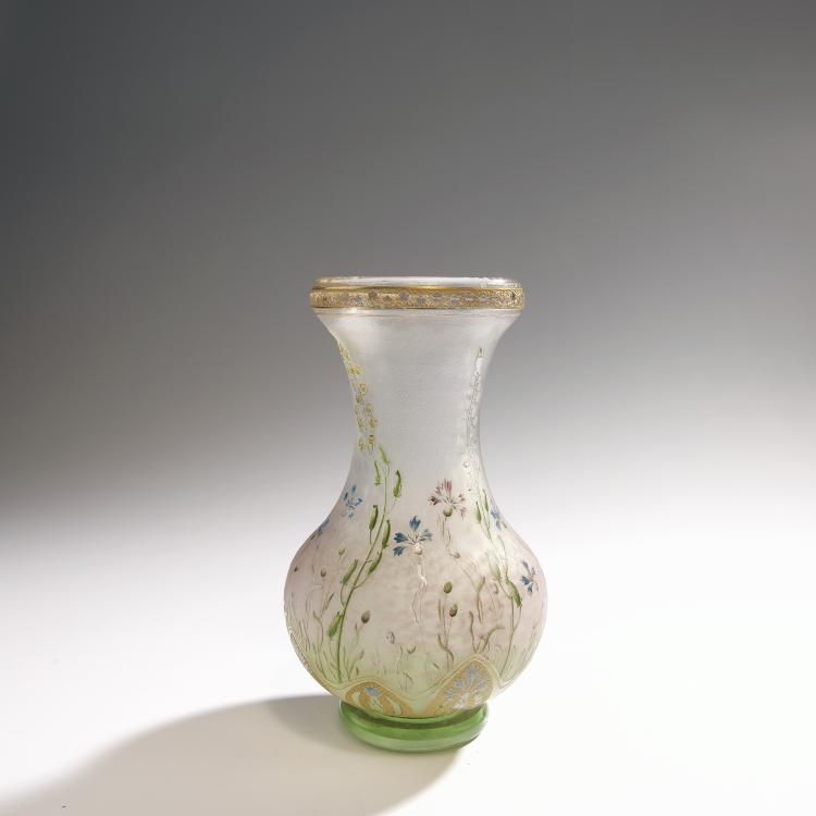 Bild 1 zu Objekt, 'Bleuets et R&eacute;s&eacute;das' vase, 1902, Daum Fr&egrave;res, Nancy, 144B 92