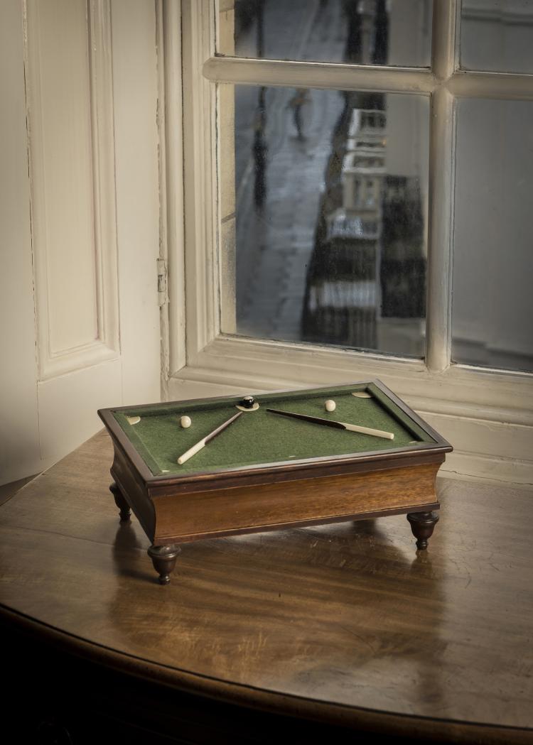 Bild 1 zu Objekt, Humidor als Karambolagetisch, 1920er Jahre, England, 144C 87