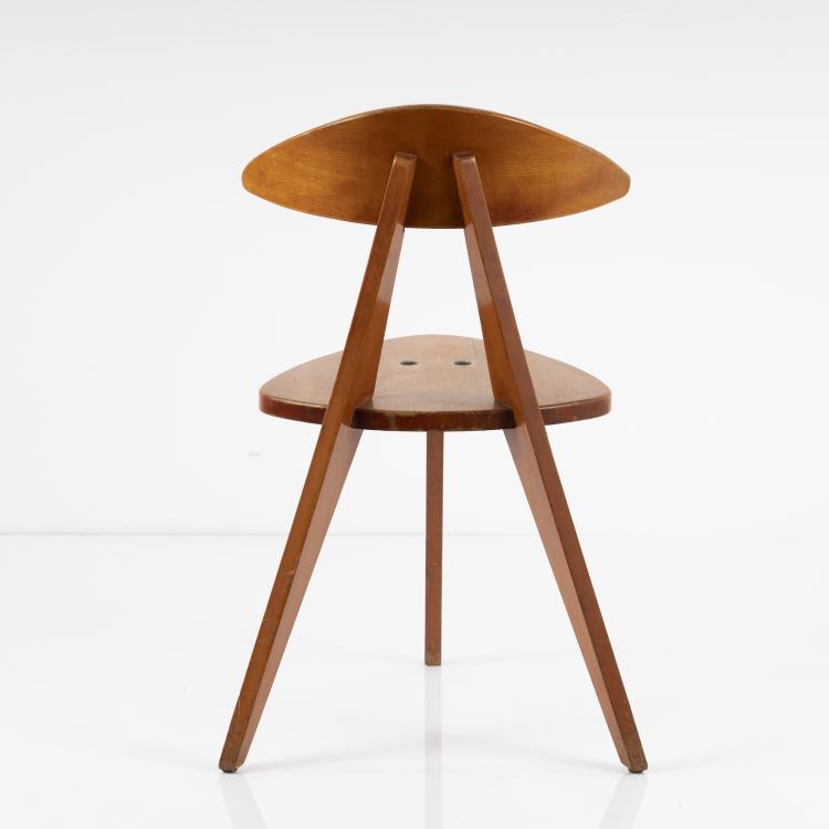 Bild 2 zu Objekt, Three legged child's chair, 1954, Wilkhahn, Eimbeckhausen, 145A 144