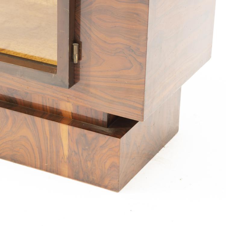 Bild 2 zu Objekt, Glasvitrine, 1933, Deutsche Werkst&auml;tten, Dresden-Hellerau, 144B 534