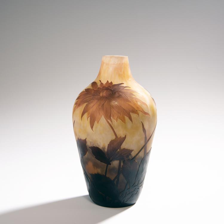 Hauptbild zu Objekt, 'Dahlias &agrave; Colerette' vase, c. 1909, Daum Fr&egrave;res, Nancy, 144B 106
