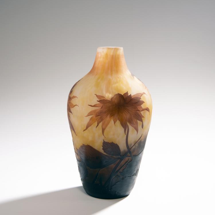 Bild 1 zu Objekt, 'Dahlias &agrave; Colerette' vase, c. 1909, Daum Fr&egrave;res, Nancy, 144B 106