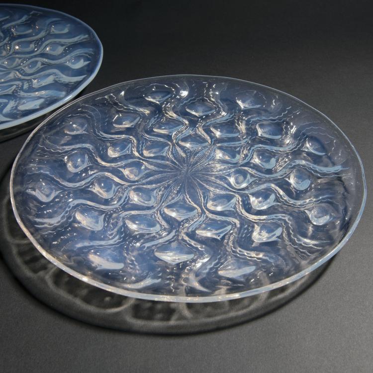 Bild 1 zu Objekt, Zwei Teller 'Bulbes Nr. 2', 1935, Lalique, Ren&eacute;, Wingen-sur-Moder, 144A 58