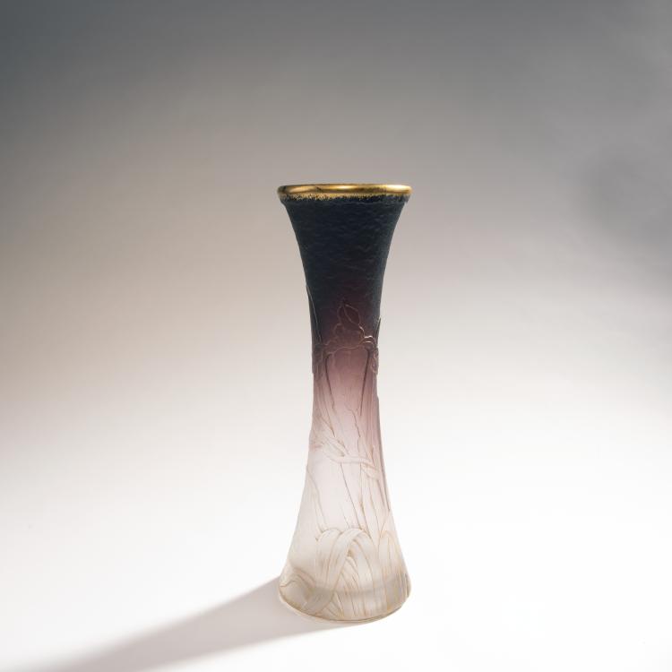 Bild 1 zu Objekt, Tall 'Iris et Libellule' vase, c. 1895, Daum Fr&egrave;res, Nancy, 144B 75