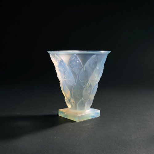 Vase mit Fischdekor, um 1930