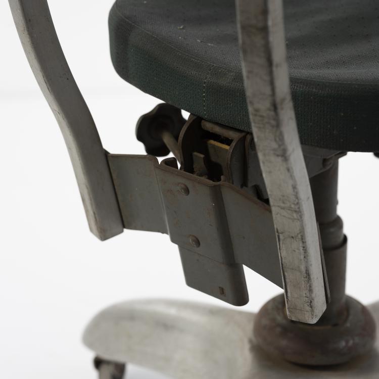 Bild 3 zu Objekt, B&uuml;rodrehstuhl 'Montecatini', 1938 , USA, 145B 196