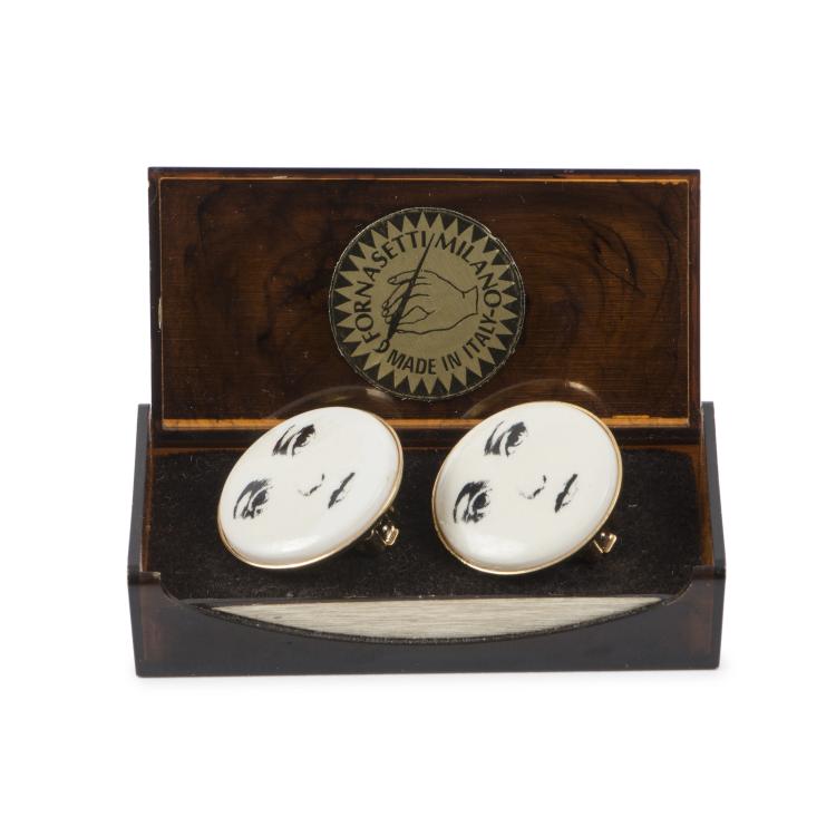 Hauptbild zu Objekt, 2 'Tema e Variazioni' ear clips, Fornasetti, Mailand, 145B 351