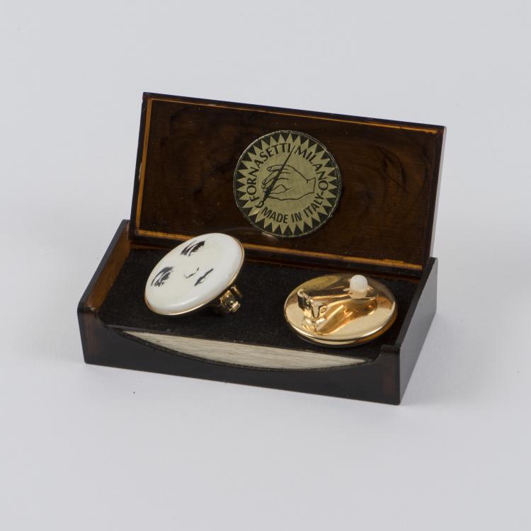Bild 1 zu Objekt, 2 'Tema e Variazioni' ear clips, Fornasetti, Mailand, 145B 351