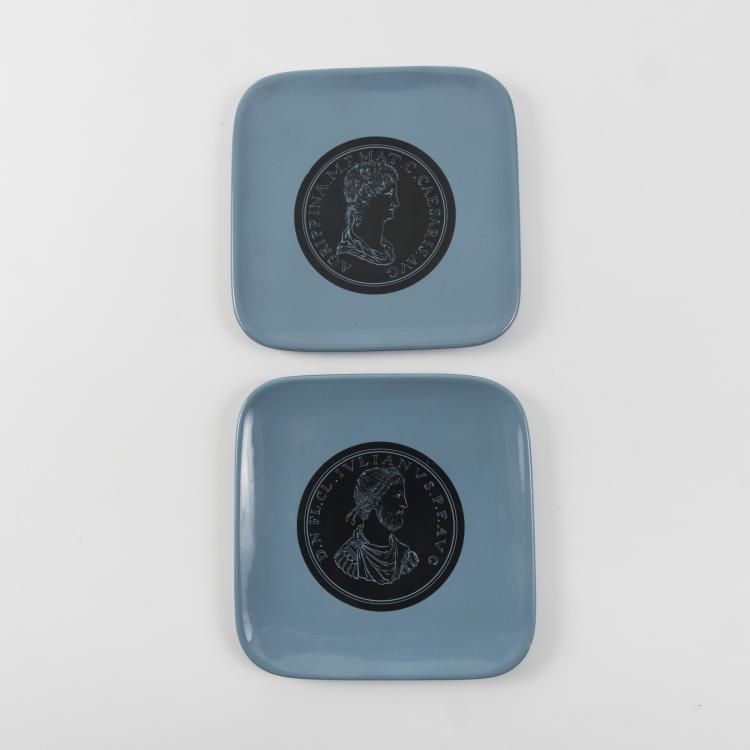Bild 2 zu Objekt, Pair of 'Imperatori' plates, Fornasetti, Mailand, 145B 357