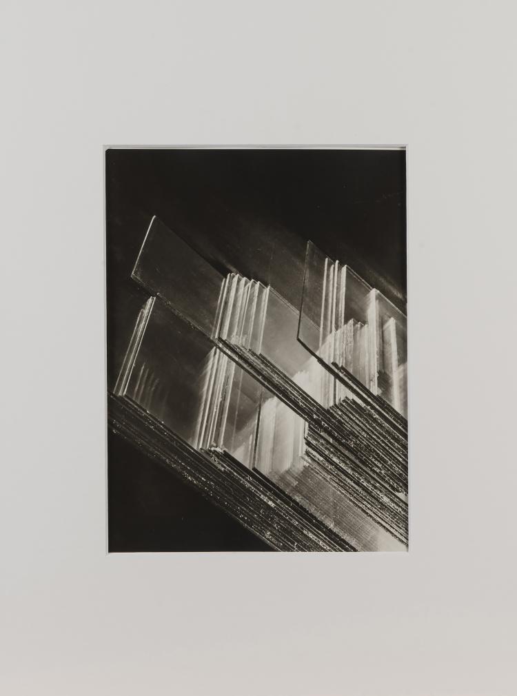 Hauptbild zu Objekt, 'Glass' (study), 1929 (printed later), 145A 57
