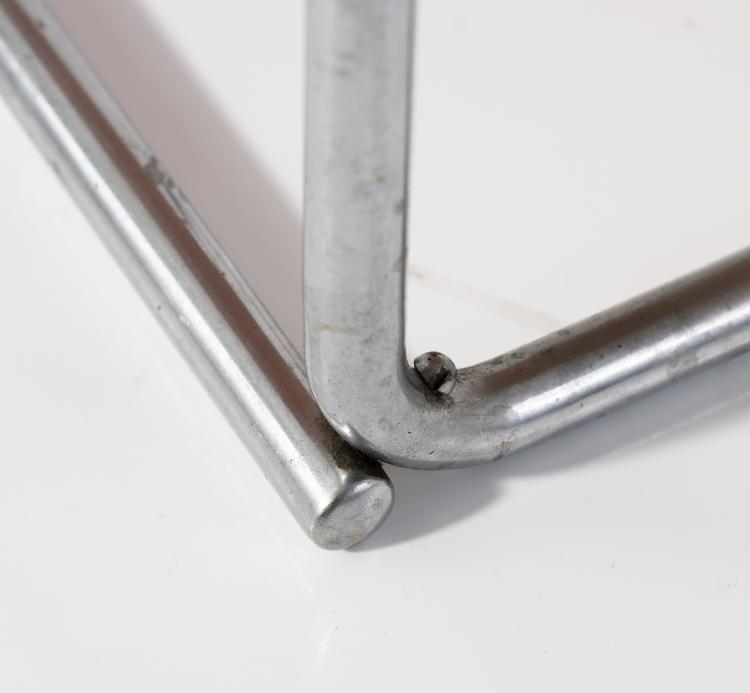 Bild 3 zu Objekt, Beistelltisch 'MM 3', um 1932, Thonet, Frankenberg, 145A 105