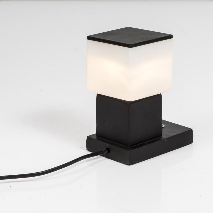 Hauptbild zu Objekt, Table light 'Atrax W&uuml;rfel', c. 1929, Atrax Leuchten, Berlin, 145A 65