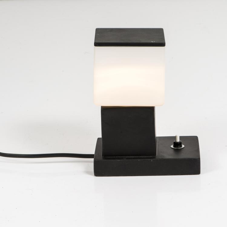 Bild 1 zu Objekt, Table light 'Atrax W&uuml;rfel', c. 1929, Atrax Leuchten, Berlin, 145A 65