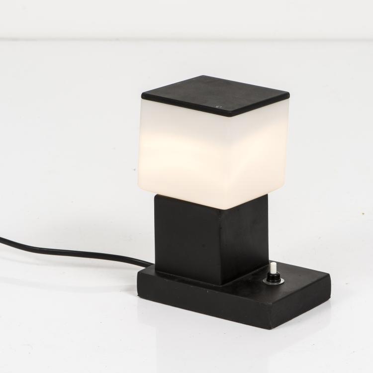 Bild 2 zu Objekt, Table light 'Atrax W&uuml;rfel', c. 1929, Atrax Leuchten, Berlin, 145A 65