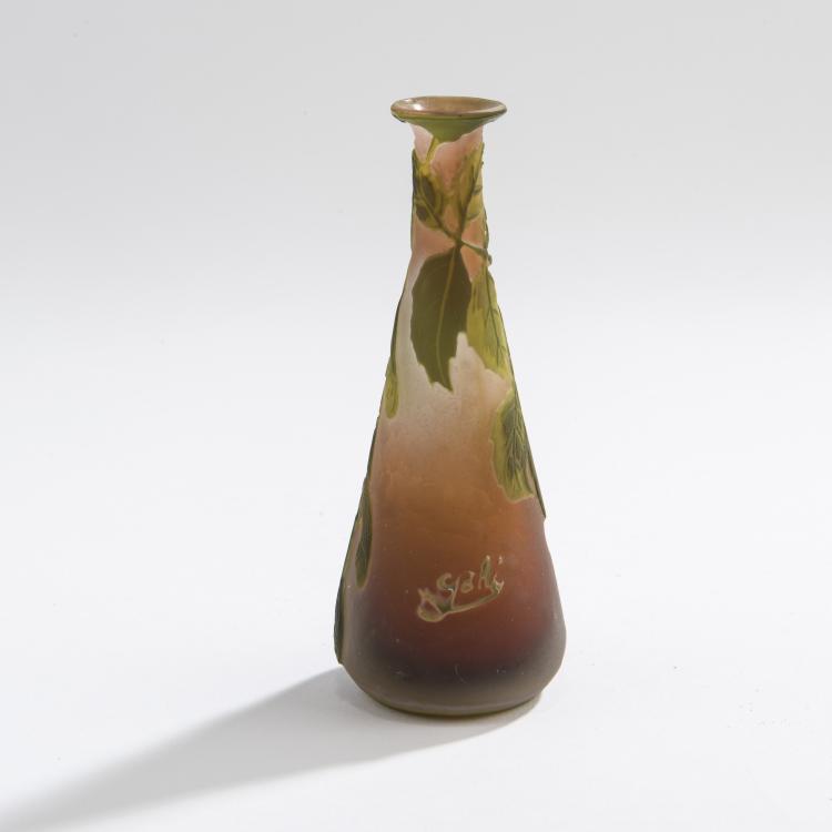 Hauptbild zu Objekt, Vase 'Erable &agrave; feuilles de fr&ecirc;ne', 1905-08, Gall&eacute;, Etablissements, Nancy, 147B 198