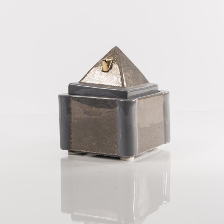 Hauptbild zu Objekt, 'B Nefertiti' sugar box, 1981, Memphis, Mailand, 146A 124