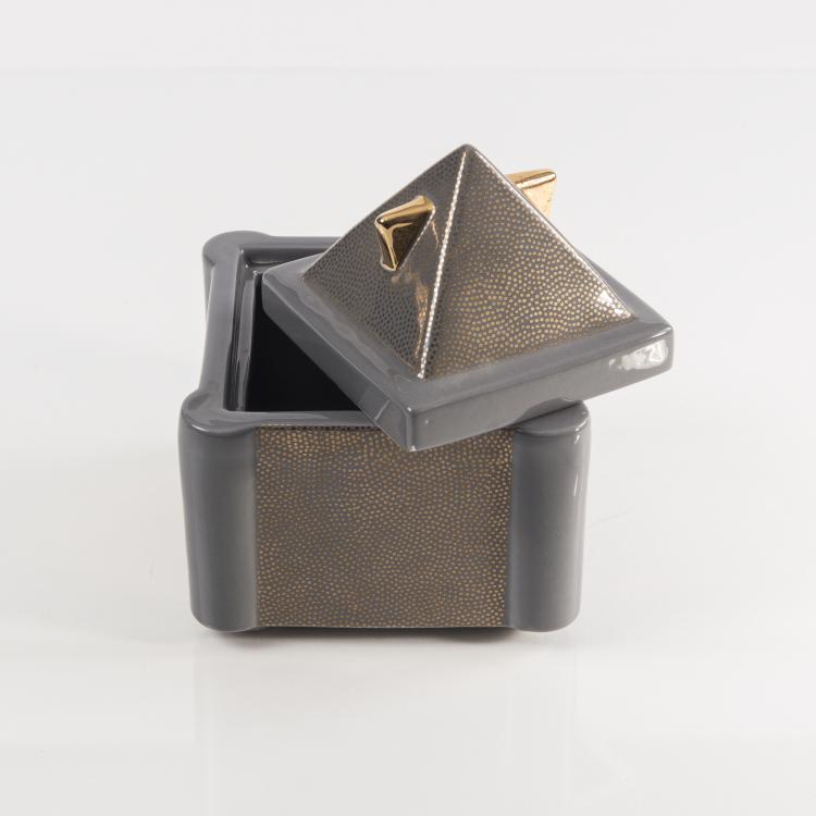 Bild 4 zu Objekt, 'B Nefertiti' sugar box, 1981, Memphis, Mailand, 146A 124