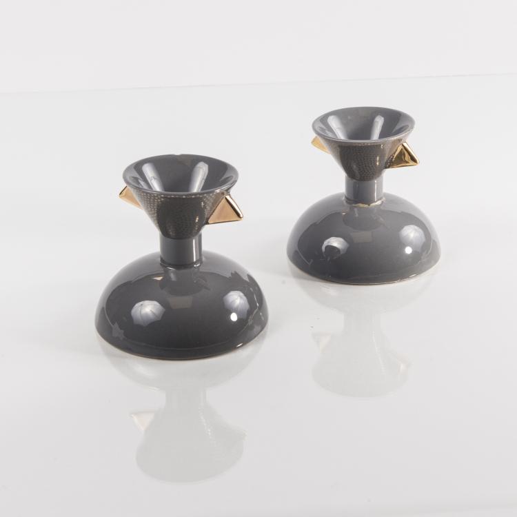 Hauptbild zu Objekt, Two 'D Nefertiti' egg cups, 1981, Memphis, Mailand, 146A 126