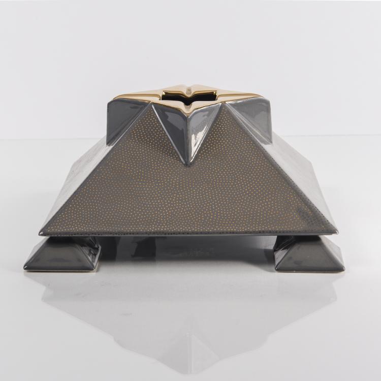 Bild 2 zu Objekt, 'G Api' ashtray, 1981, Memphis, Mailand, 146A 131
